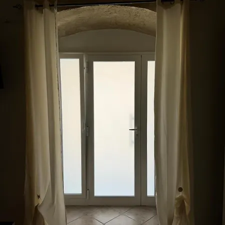 Maison Ilary Барі